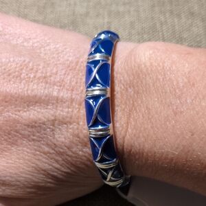 Blue And Silvertoned Metal Hinged Thin Bangle Bracelet NWT Kohl's Color